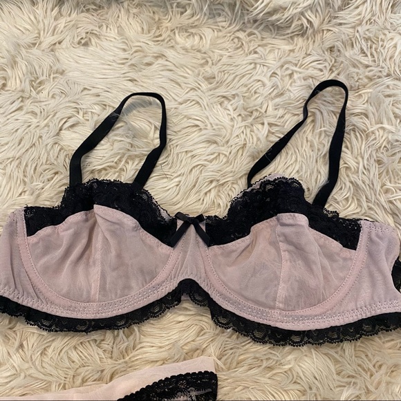 Victoria’s Secret bra and underwear bundle set - Picture 5 of 6